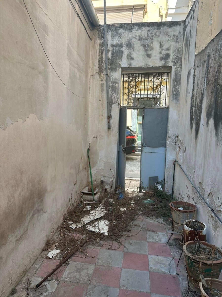 (Προς Πώληση) Αξιοποιήσιμη Γη Οικόπεδο || Πειραιάς/Πειραιάς - 127 τ.μ, 165.000€ 