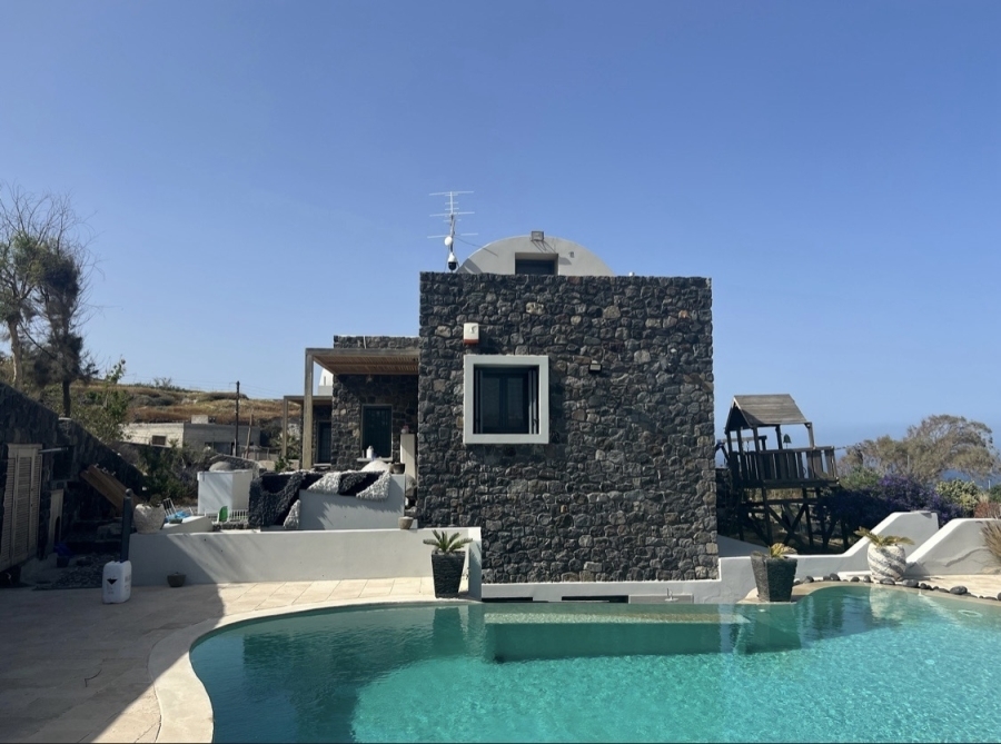 Σαντορίνη | Υπερπολυτελής Βίλα 2.950.000€|    Santorini – Ultra-Luxury Villa for Sale  €2,950,000 